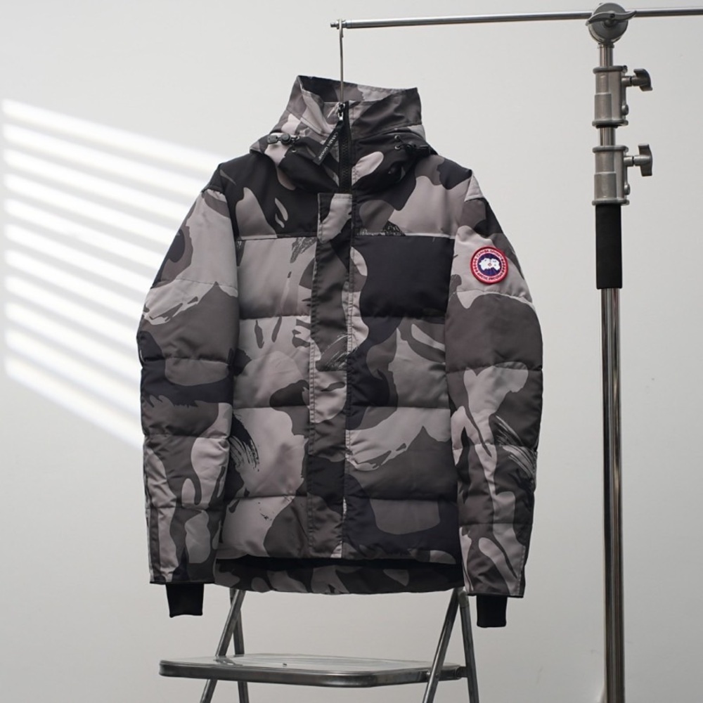 Canada Goose Men’s Grey Camouflage Puffer Jacket